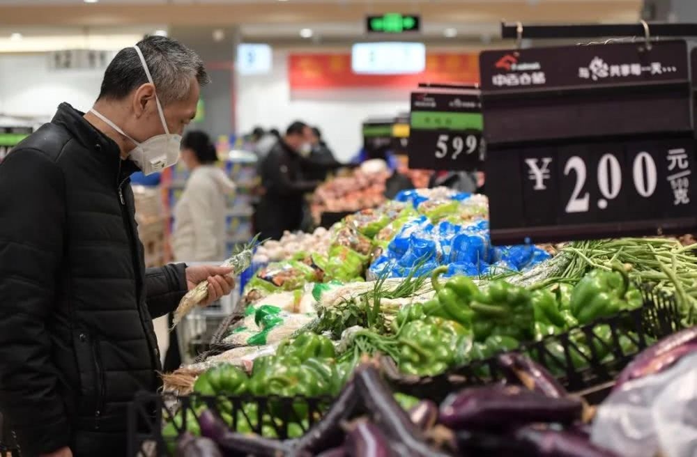 疫情中，一個中產(chǎn)家庭能撐多久？